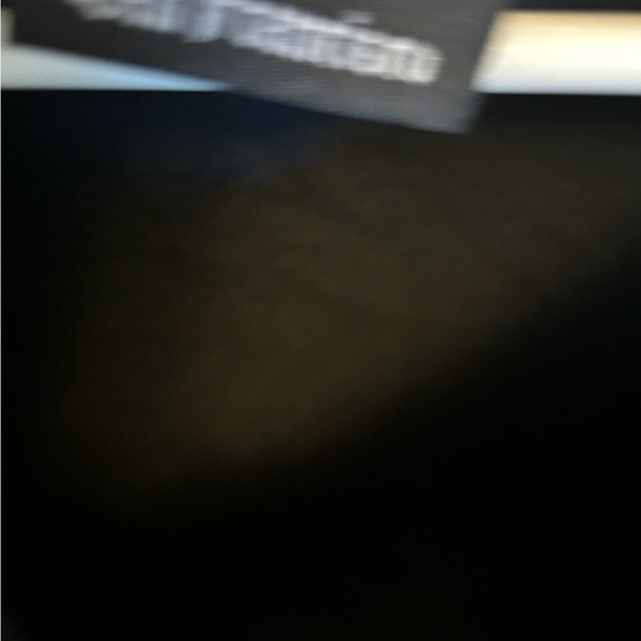 Women’s V-neck T-shirt, brand thrasher size medium - Picture 3 of 5